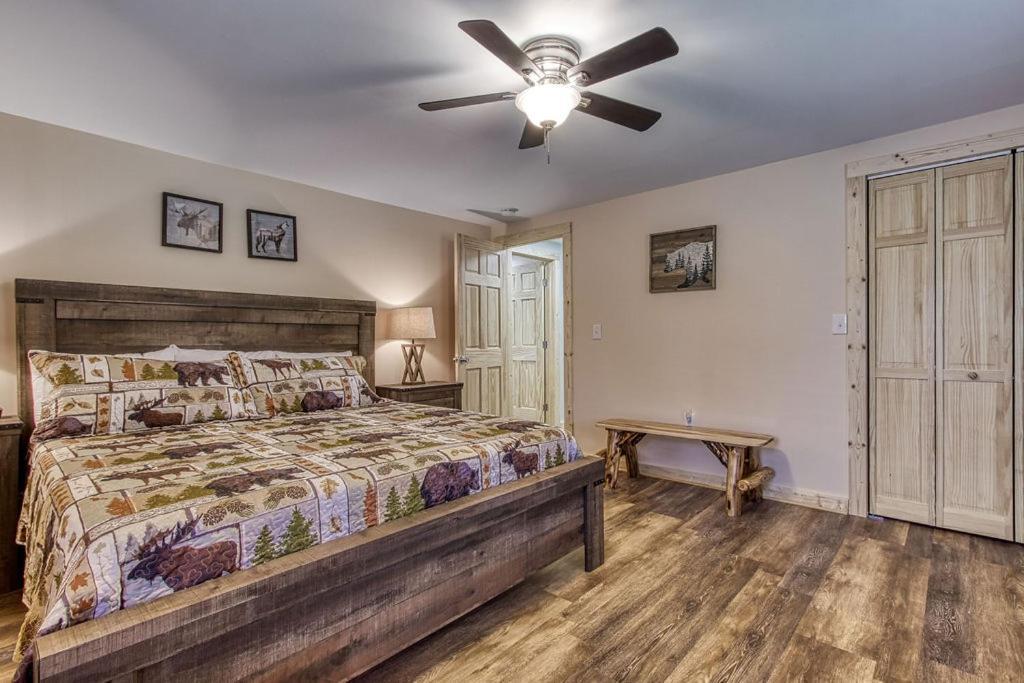 Whispering Winds, Hot Tub, Game Room, Wifi, 1089 Free Tickets Each Paid Day, Dollywood And More Gatlinburg Bagian luar foto
