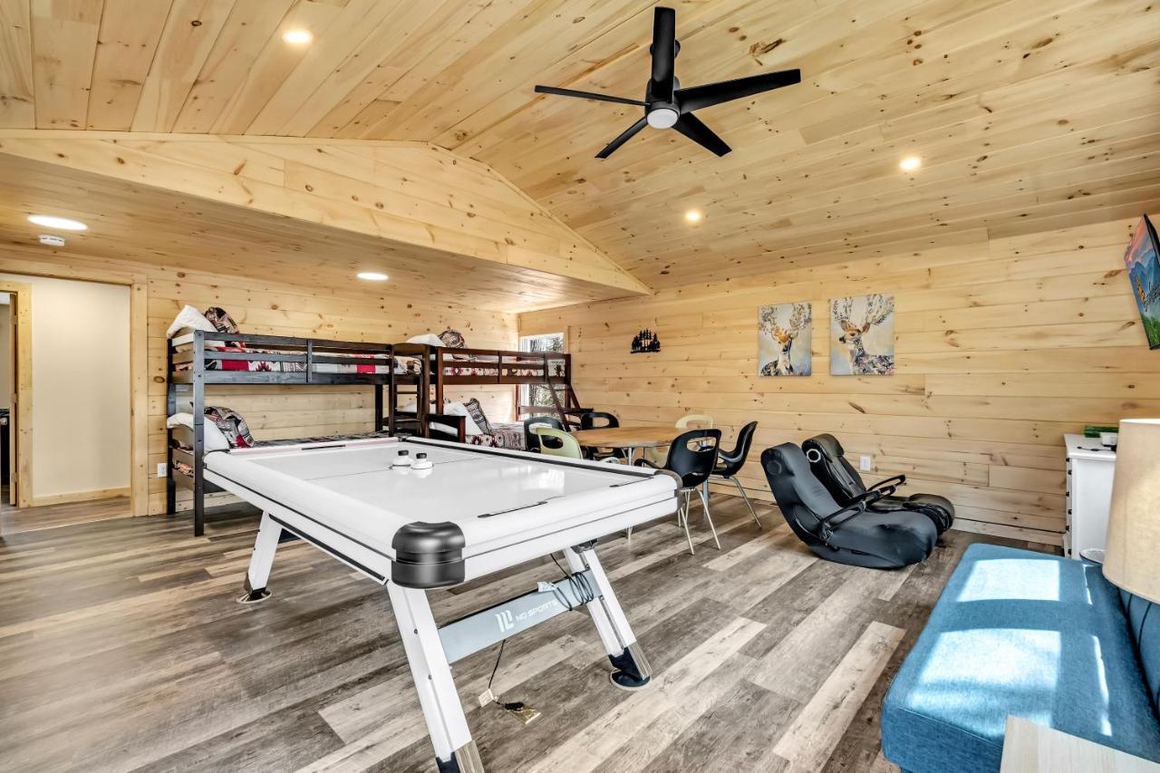 Whispering Winds, Hot Tub, Game Room, Wifi, 1089 Free Tickets Each Paid Day, Dollywood And More Gatlinburg Bagian luar foto